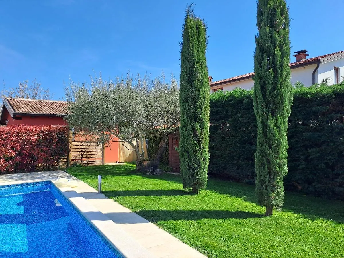 אומאג Villa Agava