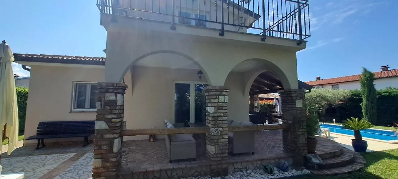 אומאג Villa Agava