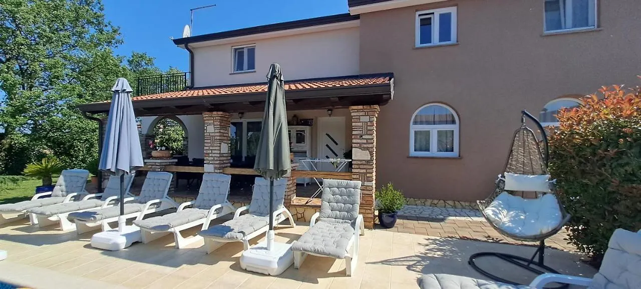 אומאג Villa Agava
