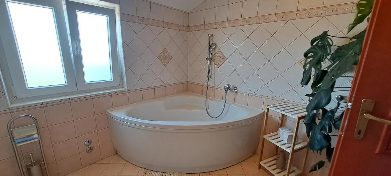 אומאג Villa Agava