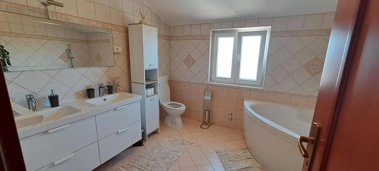אומאג Villa Agava